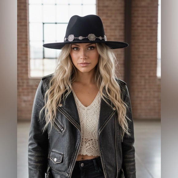 Accessories - NWT Concho Silver Western Belted Felt Hat Black